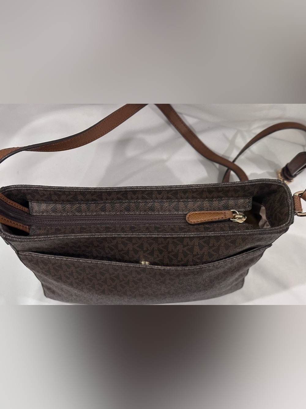 Michael Kors Woman Brown Signature Crossbody Bag - Picture 5 of 14